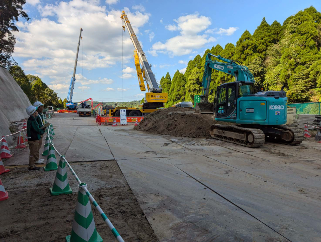西日本道路神之川橋下部工工事(元請会社：戸田建設)